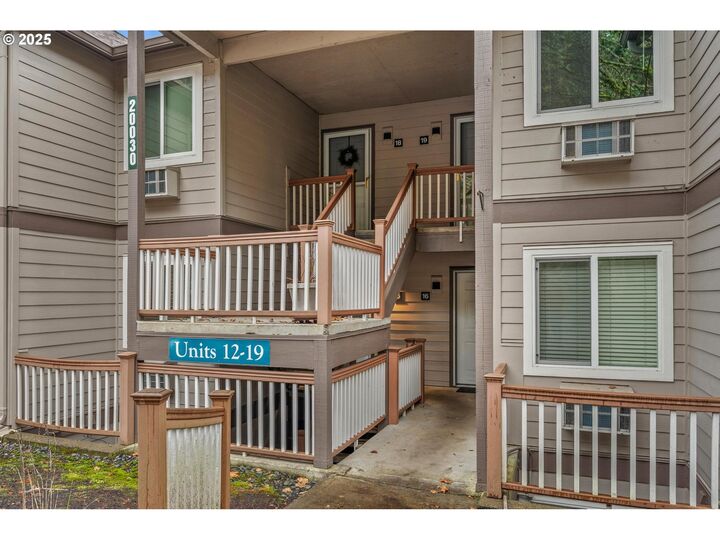 Property Photo: 20030 Marigold Ct 15 OR 97068