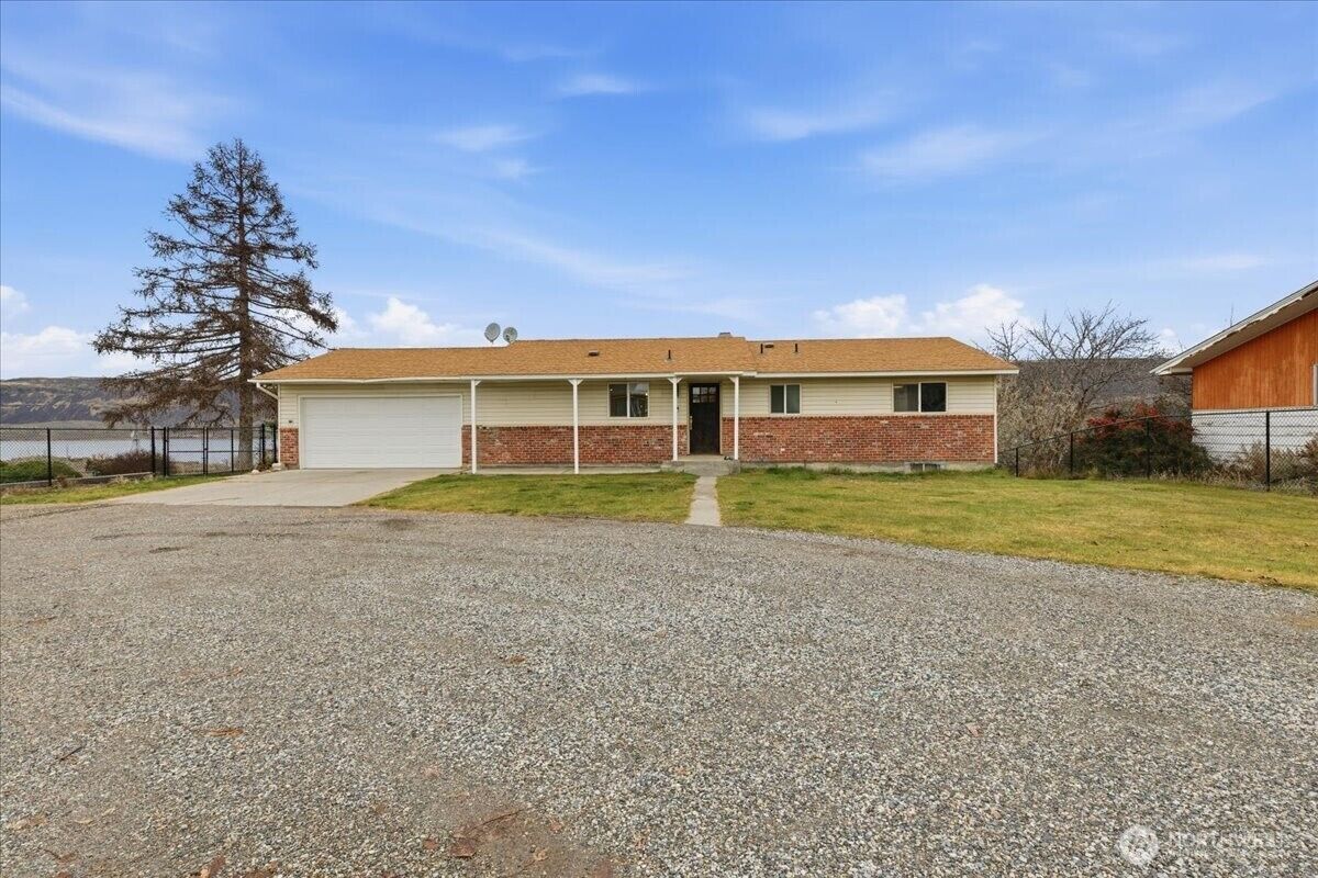 Property Photo:  216  Sandy Lane  WA 99123 