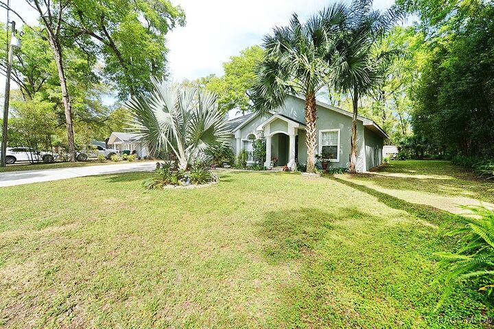 Property Photo: 222 W Inverness Boulevard FL 34452