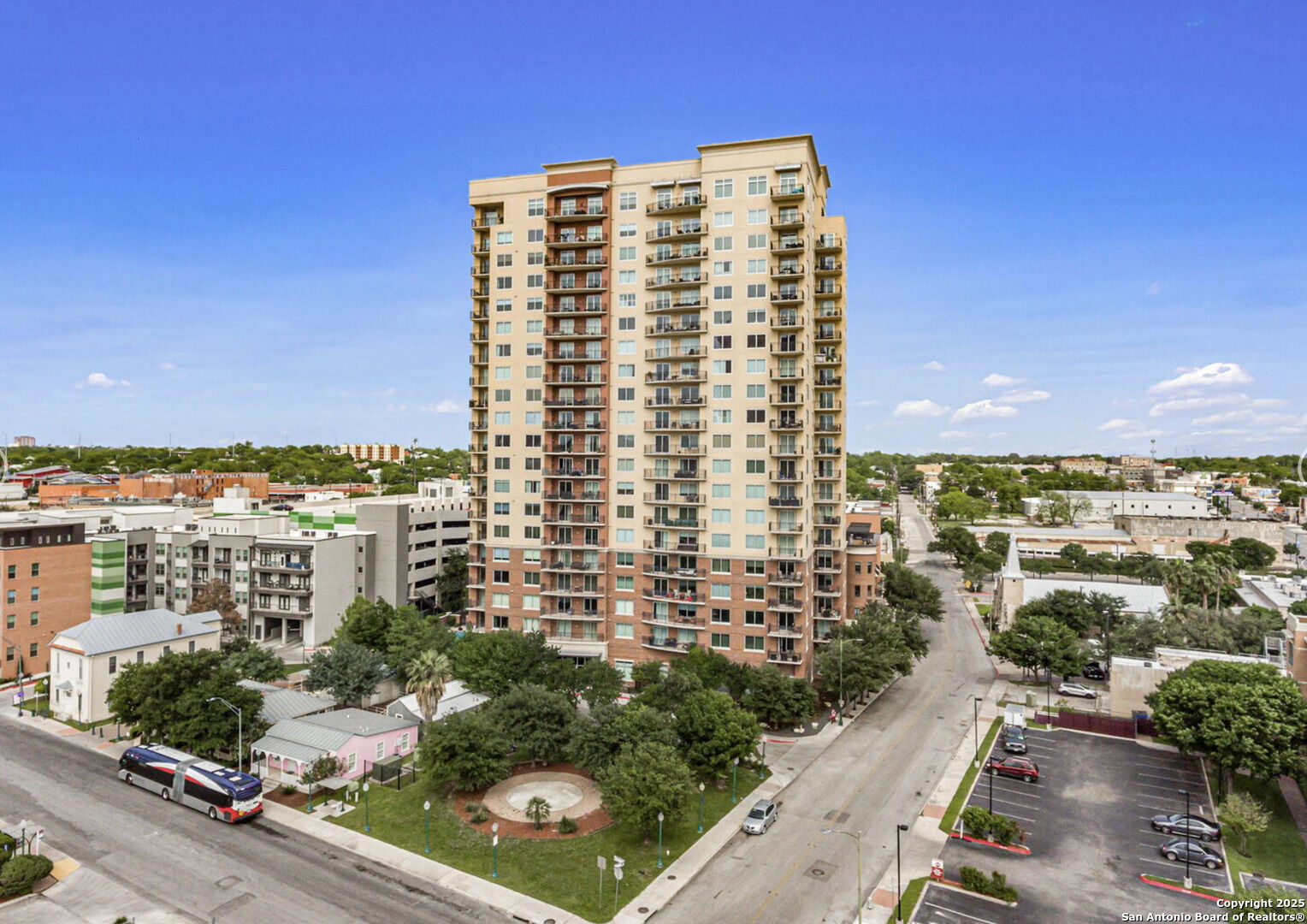 Property Photo: 215 Center St 203 TX 78202