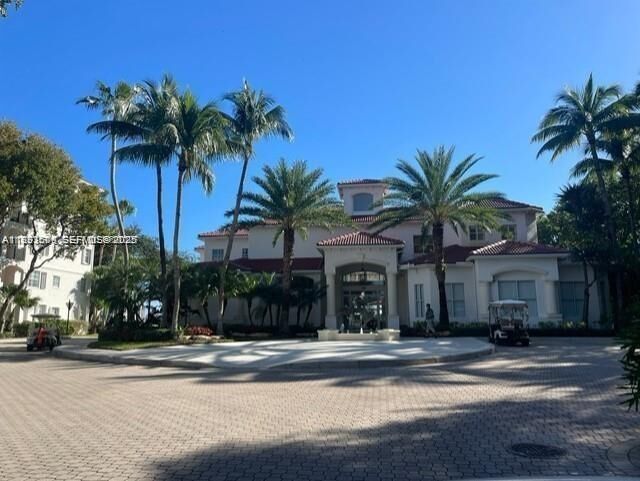 Property Photo: 3105 NE 184th St 7202 FL 33160