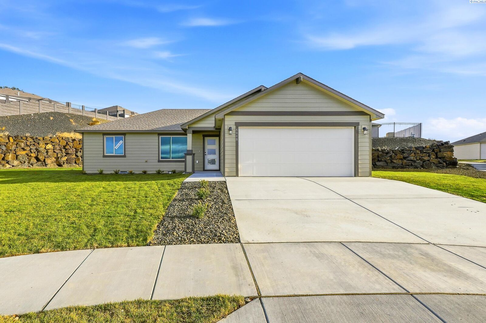 Property Photo: 6448 W 29th Ct WA 99338