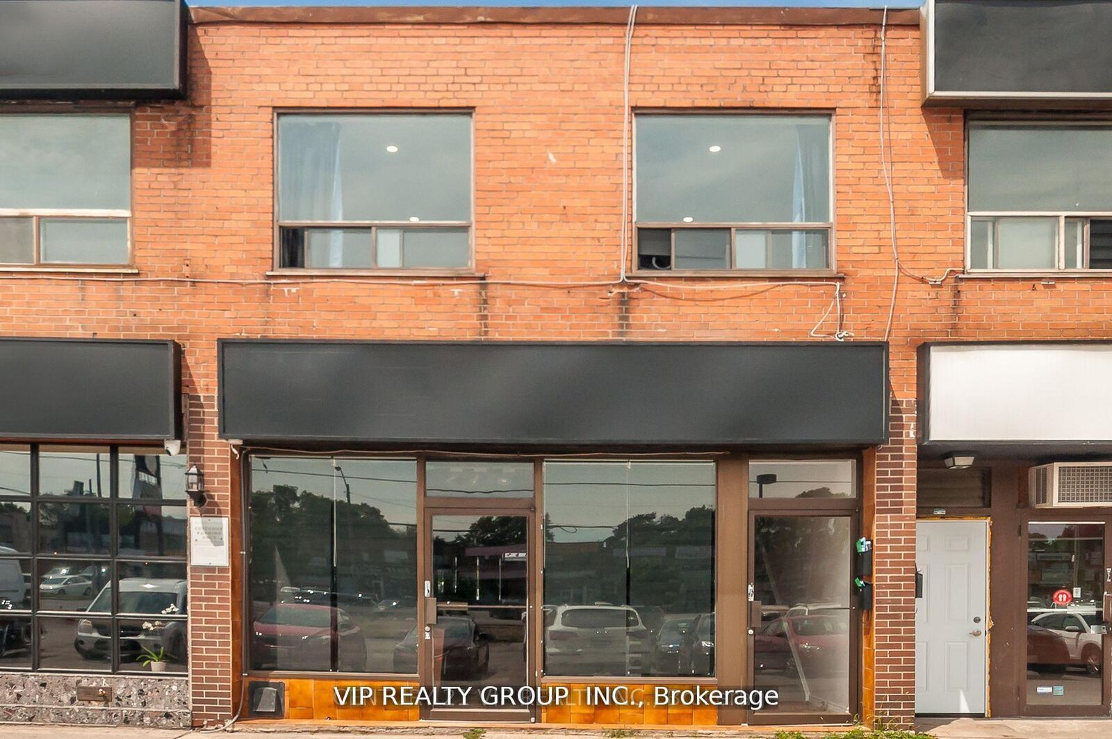 Property Photo:  2626 Eglinton Avenue E Unit 2  ON M1K 2S3 