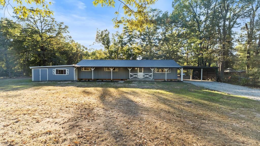 Property Photo:  384 Lake Breeze Dr  TX 75501 