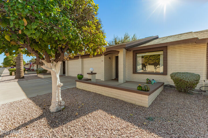 Property Photo:  2064 S Farnsworth Drive 101  AZ 85209 