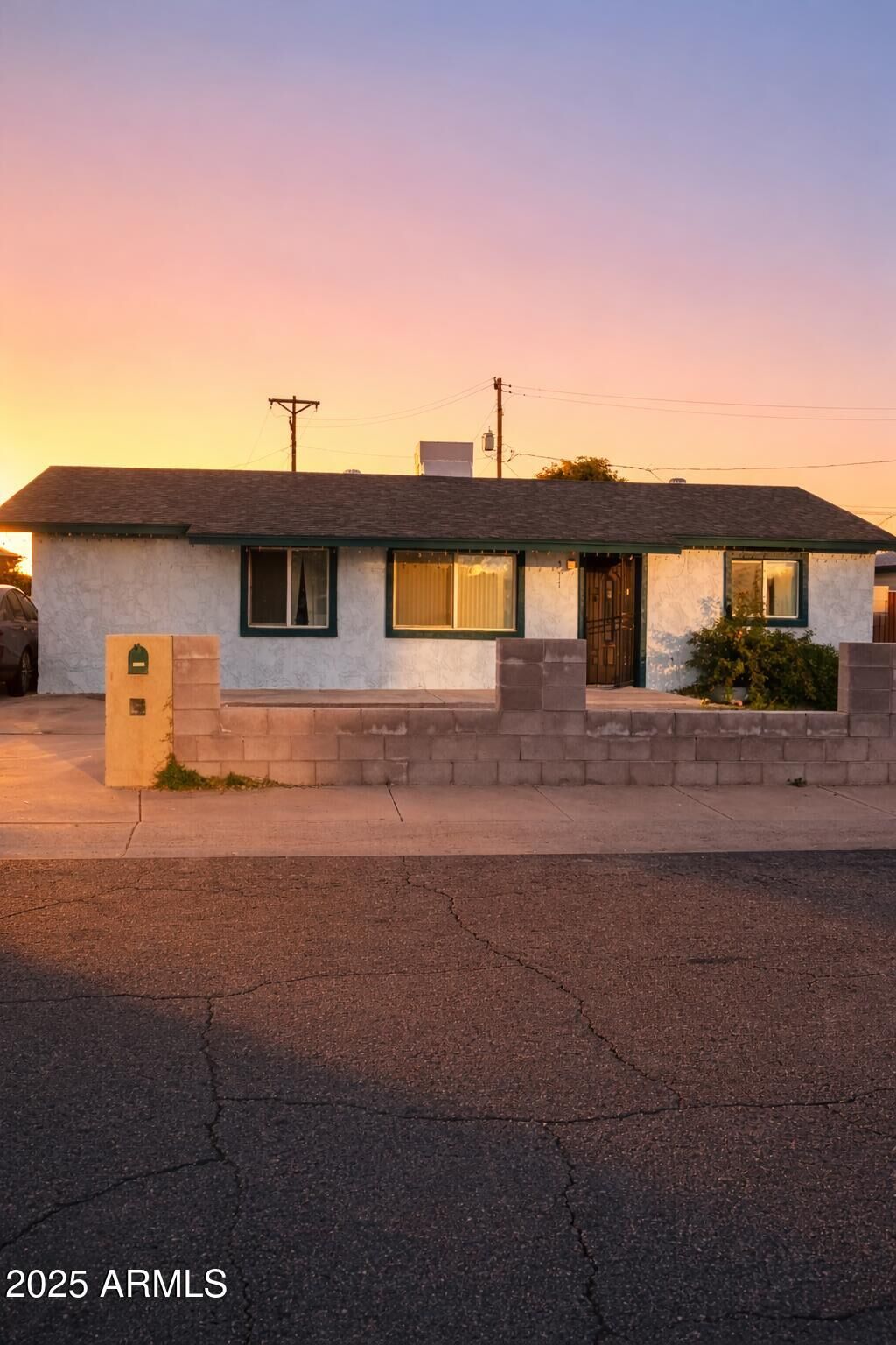 Property Photo:  5617 N 38th Drive  AZ 85019 