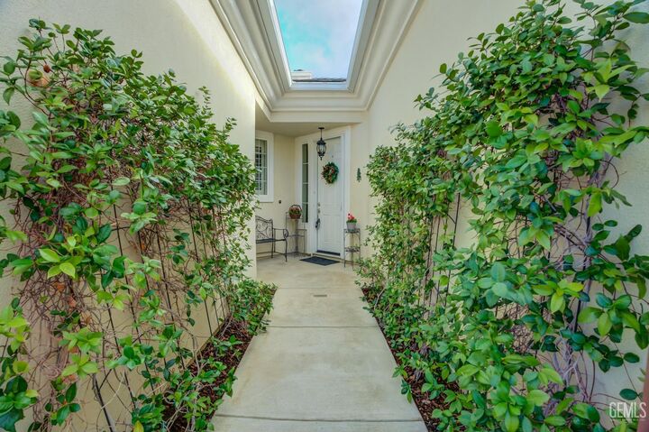 Property Photo:  5719 Primrose Vista Court  CA 93306 