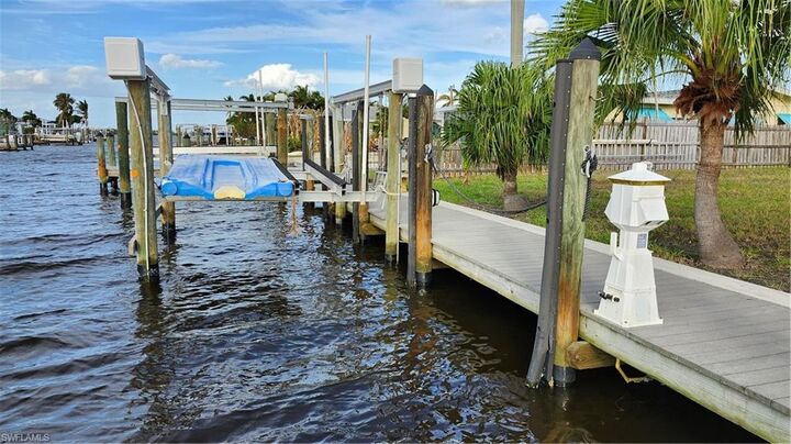 Property Photo:  2596 Bayshore Dr  FL 33993 