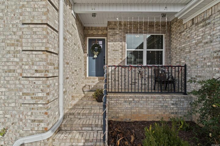 Property Photo: 9138 Cliffside Dr AR 72120