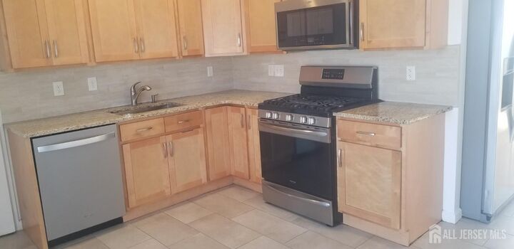 Property Photo: 44 Judson Street 11B NJ 08837