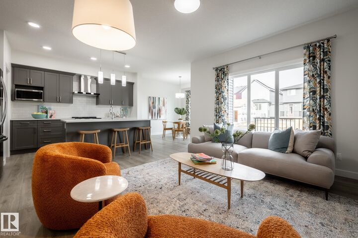 Photo de la propriété:  5015 Cawsey Link SW  AB T6W 5M8 