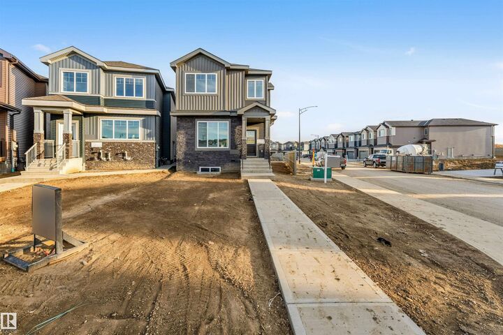 Property Photo:  22932 80 Avenue NW  AB T5T 7Y1 