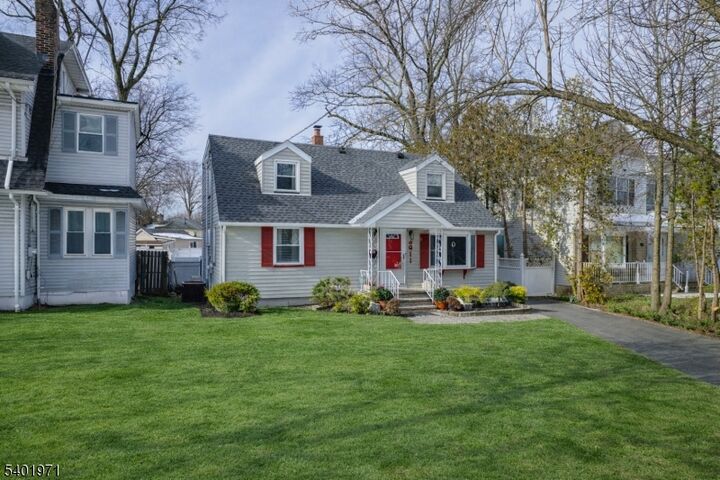 Property Photo:  2611 N Wood Ave  NJ 07036 