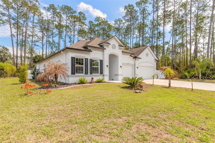 Property Photo:  1 Essex Place  FL 32164 