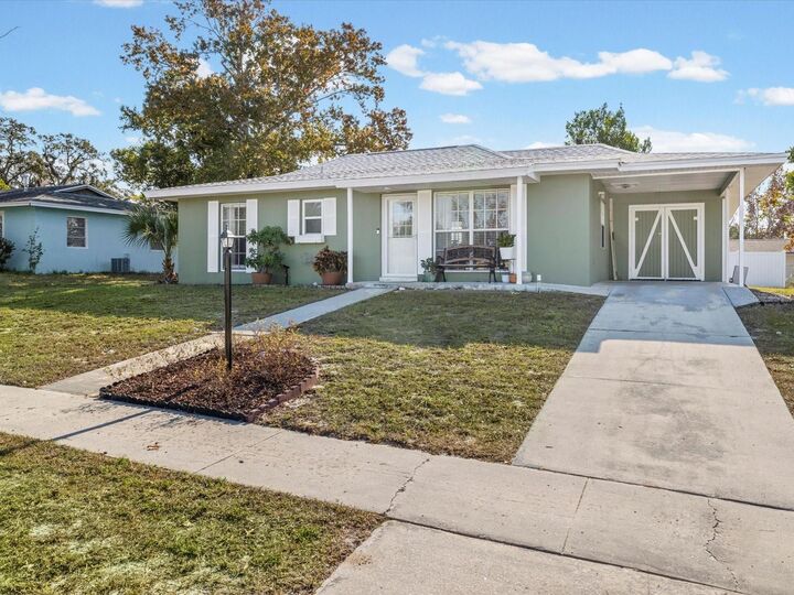 Property Photo:  444 Edgehill Avenue  FL 34606 