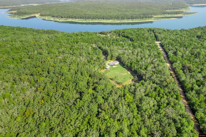 Property Photo: 4522 Persimmon Point Road AR 72644