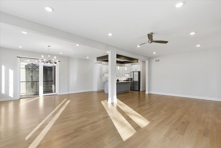 Property Photo:  4101 S Drexel Boulevard 101  IL 60653 