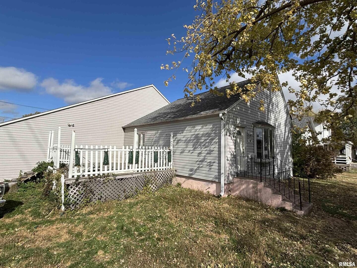 Property Photo: 560 S 4th Avenue IA 52732