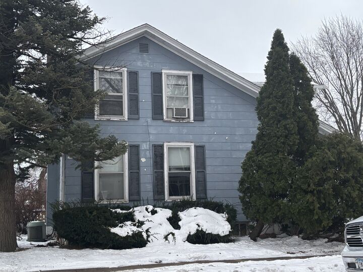 Property Photo:  2235 Pershing Blvd Boulevard  IA 52732 
