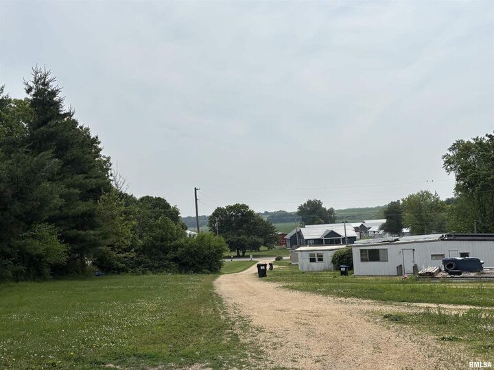 Property Photo:  131 Broadway Street  IA 52731 