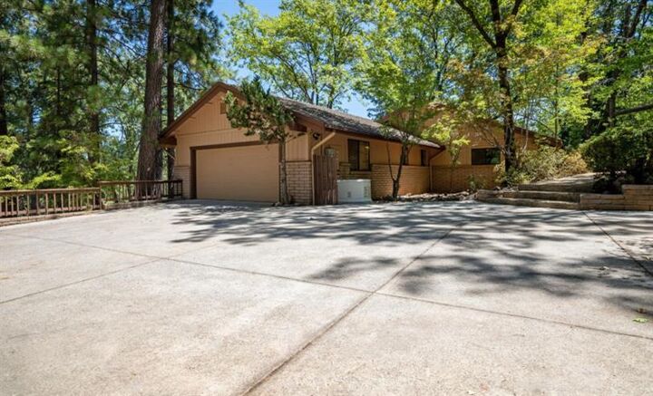 Property Photo: 16193 Sharon Way CA 95949