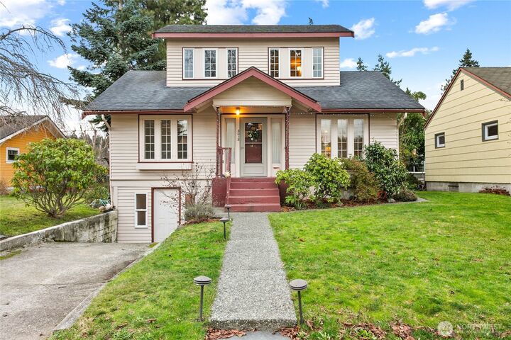 Property Photo: 3018 Elm Street WA 98225