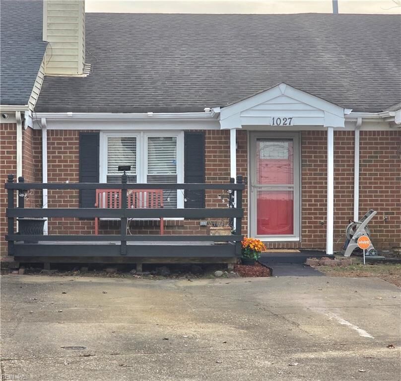 Property Photo:  1027 Wickford Ct  VA 23320 