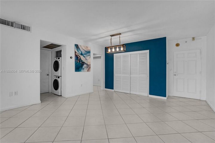 Property Photo:  10350 W Bay Harbor Dr 2L  FL 33154 