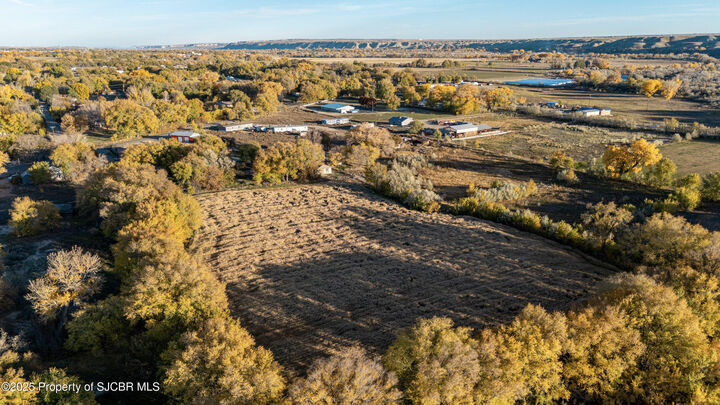 Property Photo: 725 Road 6100 Tract B NM 87416