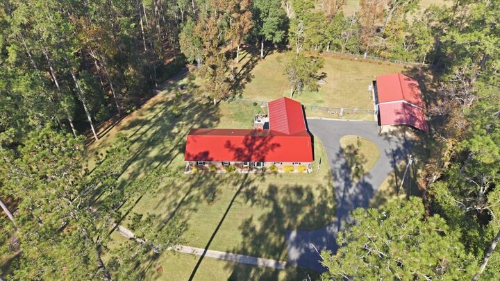 Property Photo: 54 Woodland Drive FL 32344