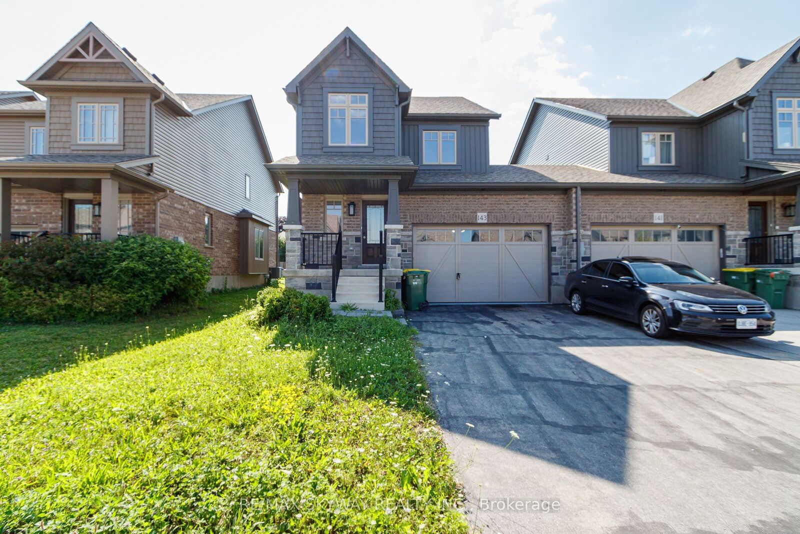 Property Photo: 143 Stonebrook Way NE ON N0C 1H0