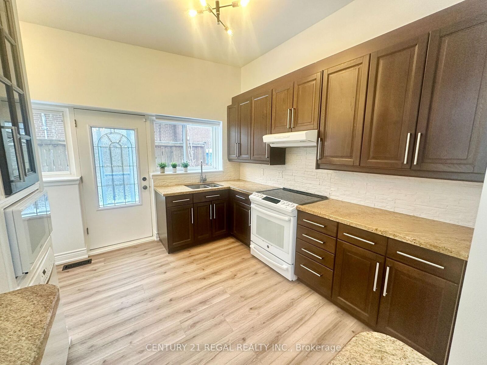 Property Photo:  69 Roywood Drive Main  ON M3A 2C9 