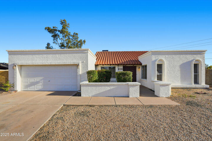 Property Photo: 17853 N 43rd Drive AZ 85308