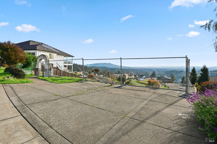 Property Photo:  3658 Bellagio Court  CA 95404 