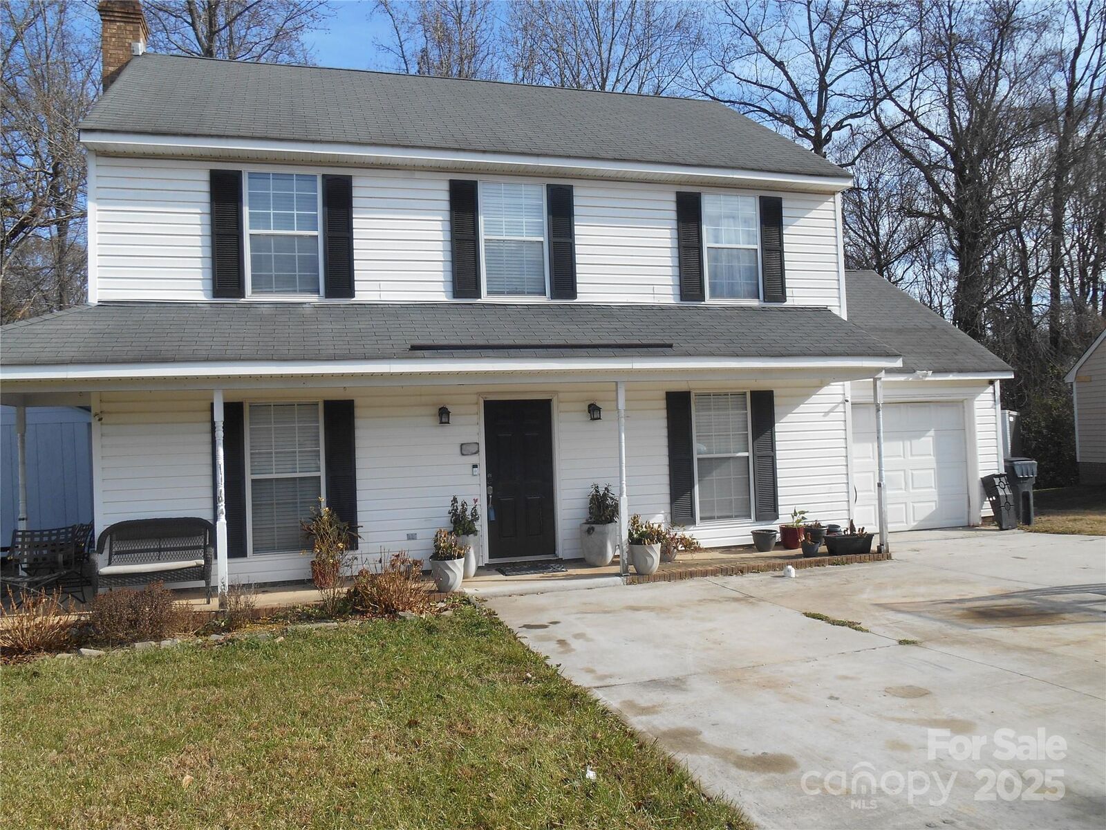 Property Photo: 2507 Sloan Drive NC 28208