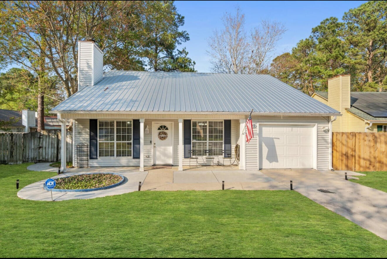 Property Photo:  309 Regent Street  SC 29483 