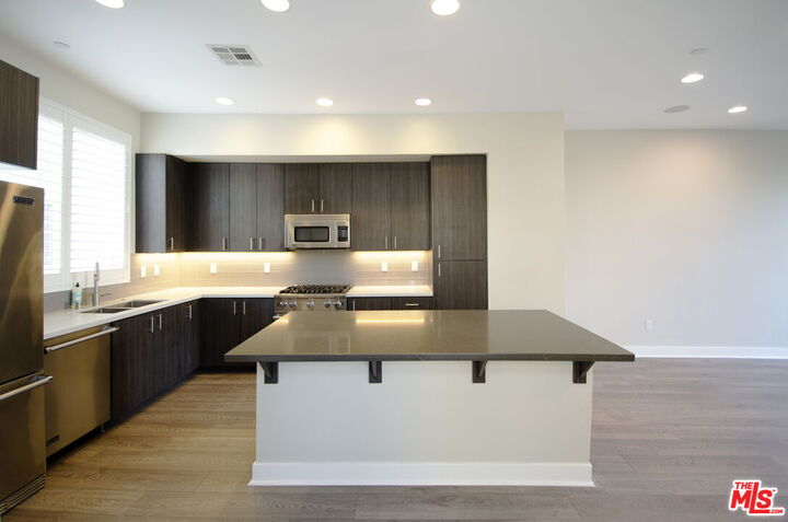 Property Photo:  2753 Waverly Dr  CA 90039 