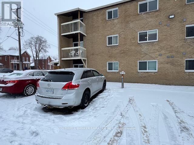 Property Photo:  190 Elgin Street West 302  ON K7S 1P1 