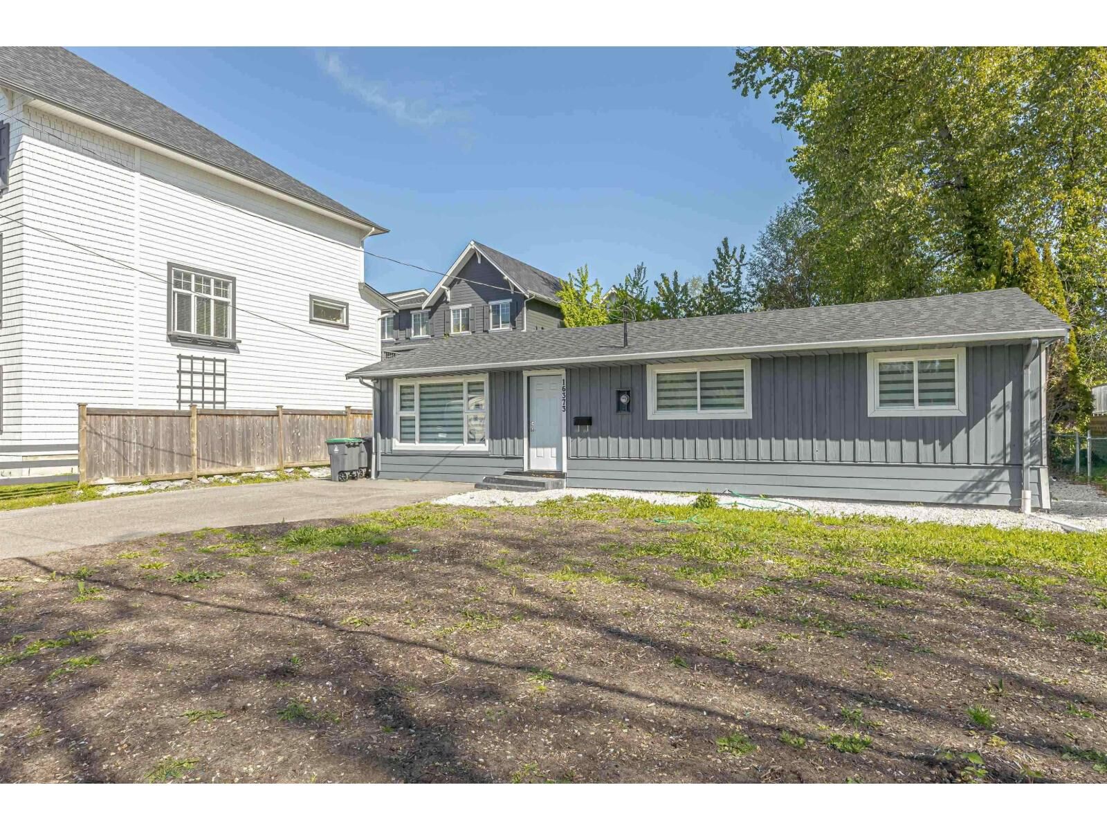 Property Photo:  16373 15 Avenue  BC V4A 1L4 