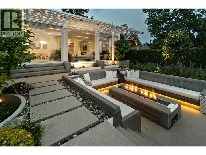 Photo de la propriété:  4110 Lakeshore Road  BC V1W 1V6 