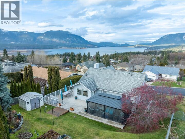 Property Photo:  2070 3 Avenue Southeast  BC V1E 1K1 