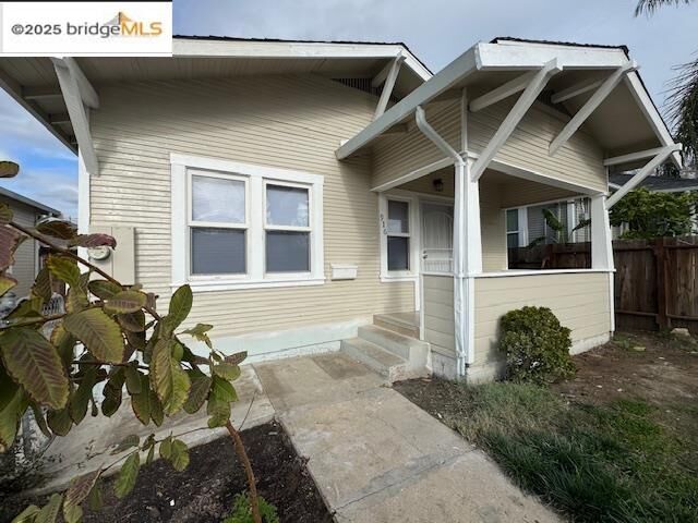 Property Photo:  916 W 4th St  CA 94509 