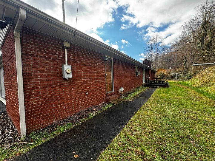 Property Photo:  977 Marrowbone Creek Road  KY 41522 