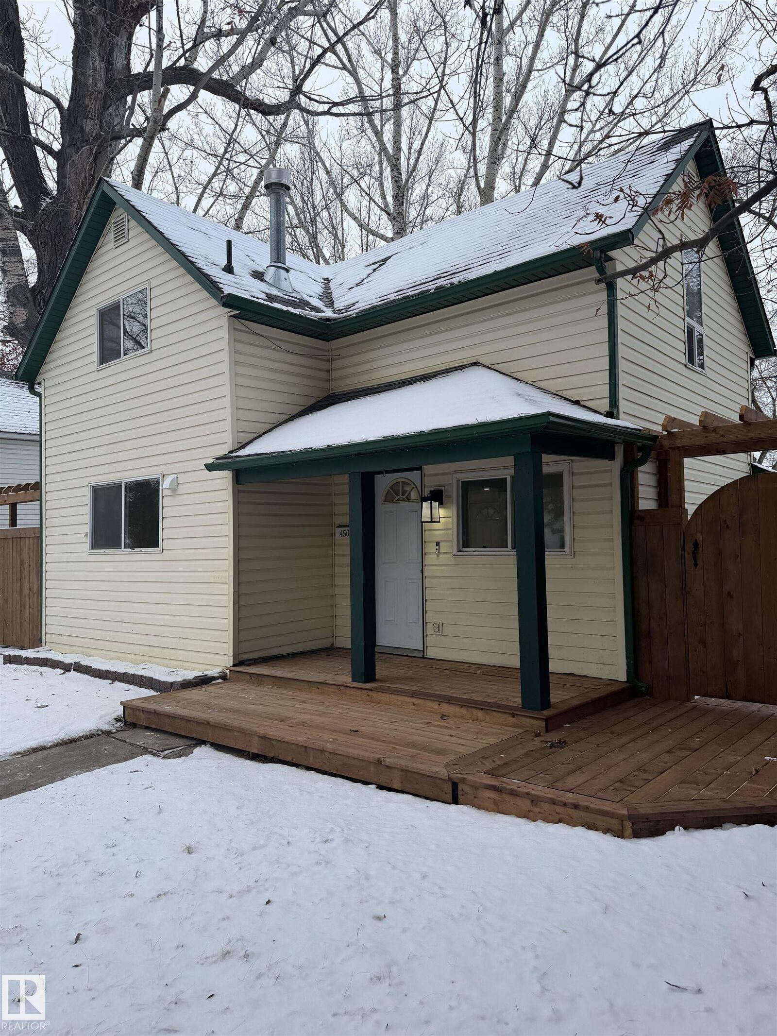 Property Photo:  4508 52 St.  AB T9A 1N6 