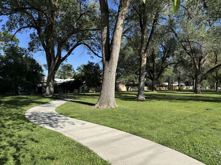 Property Photo:  912 Hermosa Drive NE  NM 87110 