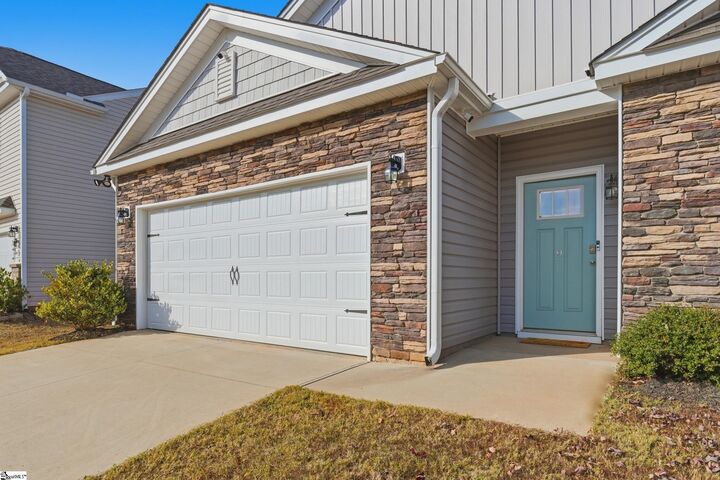 Property Photo: 9 Bridlewood Lane SC 29673