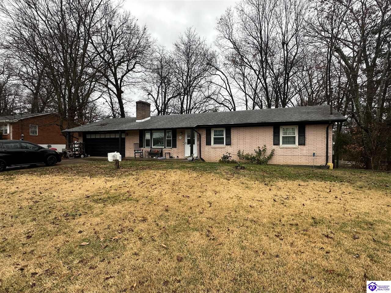 Property Photo:  202 Edgewood Drive  KY 40160 