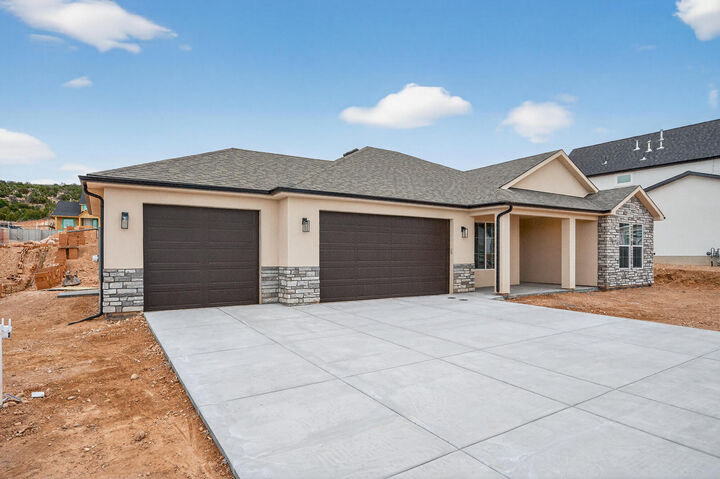 Property Photo: 537 S Bryant St UT 84720