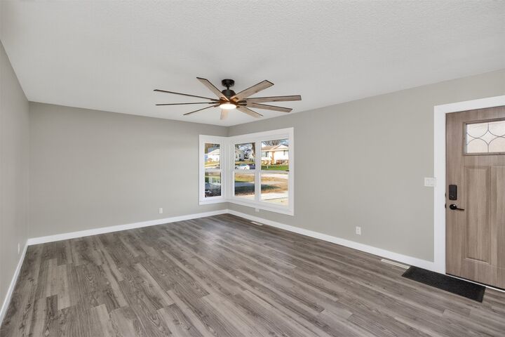 Property Photo:  303 W McKinney Street  IA 50237 