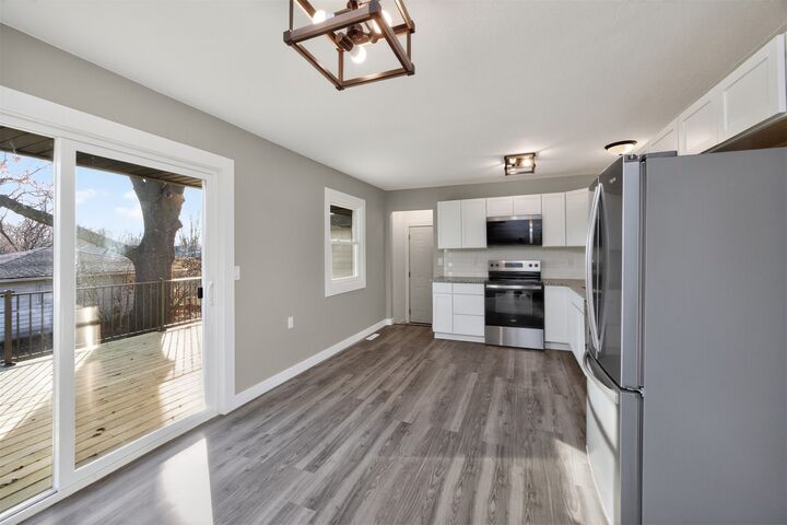 Property Photo:  303 W McKinney Street  IA 50237 